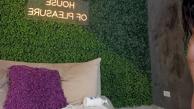 Mariapettit online show from February 2025 03:53:01 PM