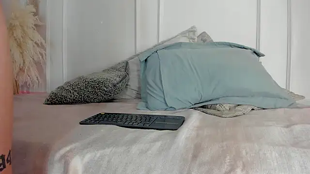 Snapshot of Mariapettit chatting on July 2026 03:00:02 AM Mariapettit online show from July 2026 03:00:02 AM