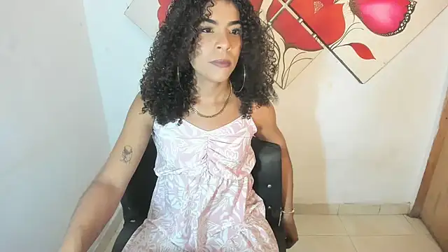 Snapshot of naomiwildburn chatting on July 2026 03:33:02 AM naomiwildburn online show from July 2026 03:33:02 AM