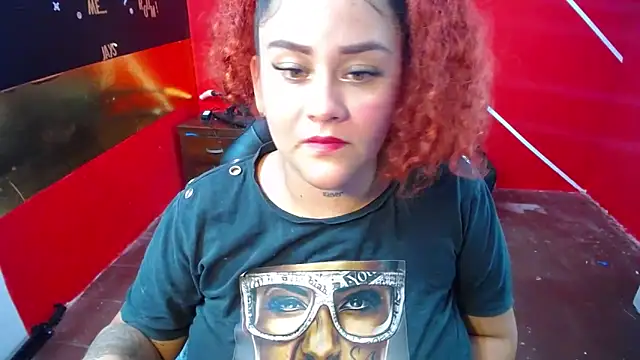 Snapshot of loly_bigbooty4u chatting on November 2025 06:23:01 AM loly bigbooty4u online show from November 2025 06:23:01 AM