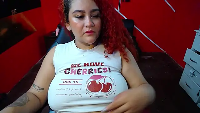 Snapshot of loly_bigbooty4u chatting on November 2025 07:21:02 AM loly bigbooty4u online show from November 2025 07:21:02 AM