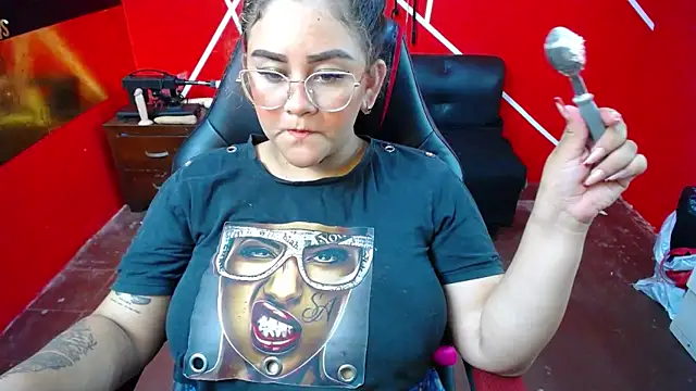 Snapshot of loly_bigbooty4u chatting on December 2025 08:24:02 PM loly bigbooty4u online show from December 2025 08:24:02 PM