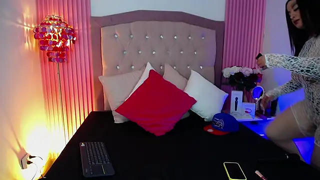 Snapshot of Erika_Montoya chatting on March 2026 12:33:02 PM Erika Montoya online show from March 2026 12:33:02 PM