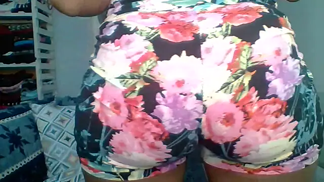 Petite 254 online show from April 2026 11:46:01 PM