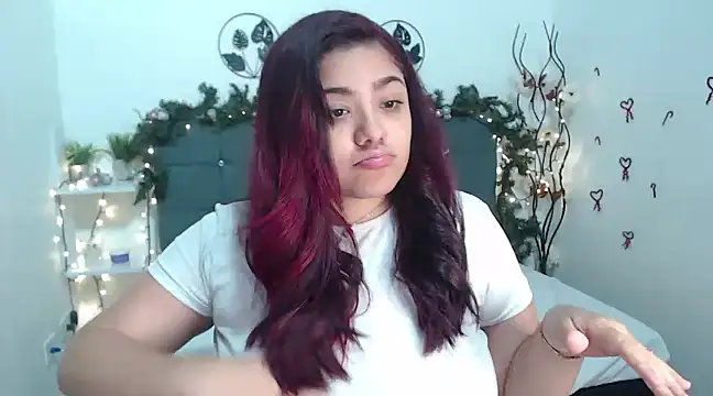 KathyGonzalez online show from December 2024 03:33:02 PM