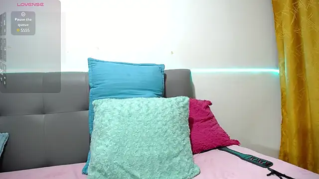 Snapshot of SexyLatinsx chatting on February 2025 07:30:01 PM SexyLatinsx online show from February 2025 07:30:01 PM