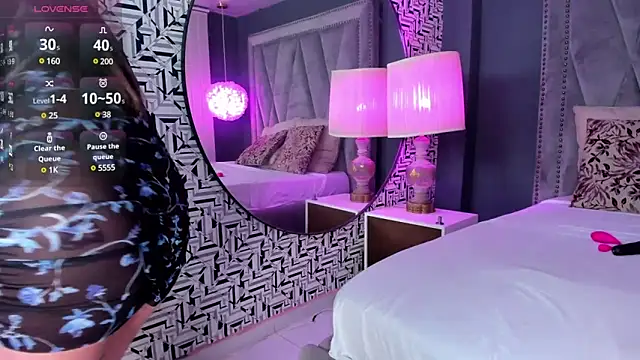 Hotsamantamature online show from March 2025 07:43:02 PM