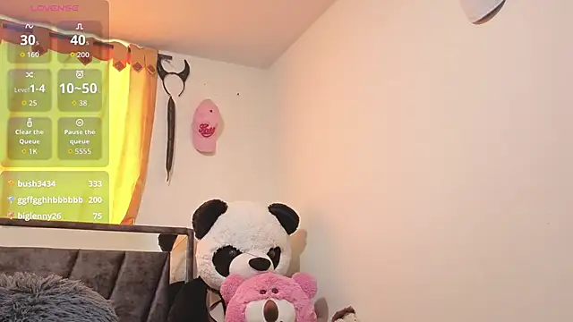 Hotsamantamature online show from September 2025 05:28:01 PM