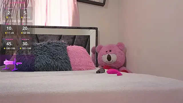 Hotsamantamature online show from November 2025 04:50:01 PM