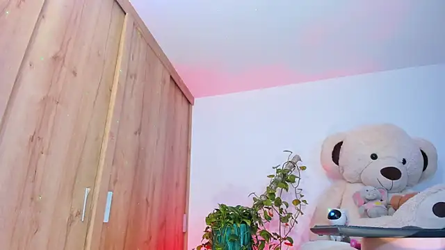 The queen of pleasure online show from October 2025 09:40:01 AM