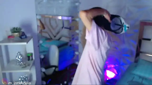 Jonesliam23 online show from February 2026 07:12:02 PM