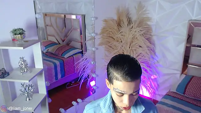 Jonesliam23 online show from March 2026 07:35:01 PM