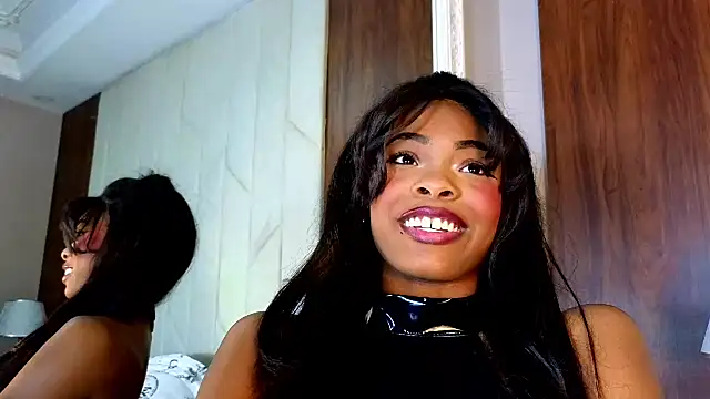 adaraSmiith online show from December 2024 06:06:02 PM