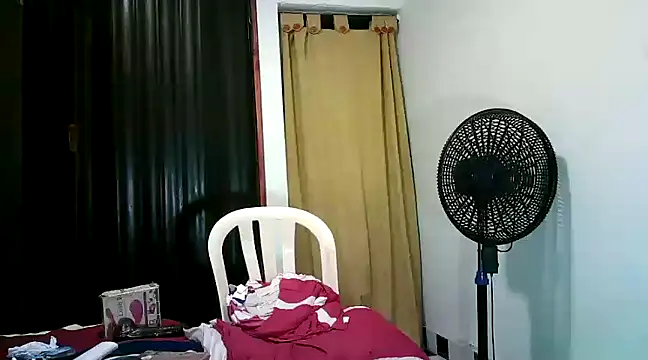 Snapshot of kimmiemm chatting on January 2025 04:48:01 AM kimmiemm online show from January 2025 04:48:01 AM