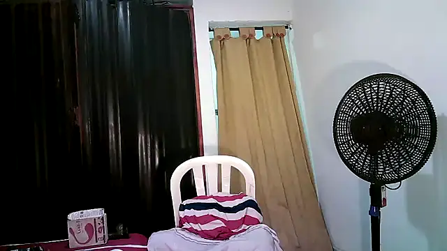 Snapshot of kimmiemm chatting on March 2025 03:51:01 AM kimmiemm online show from March 2025 03:51:01 AM