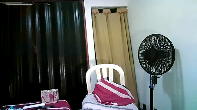 Snapshot of kimmiemm chatting on March 2025 01:34:02 AM kimmiemm online show from March 2025 01:34:02 AM