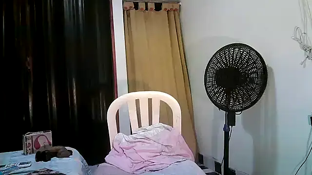 Snapshot of kimmiemm chatting on March 2025 01:53:02 AM kimmiemm online show from March 2025 01:53:02 AM