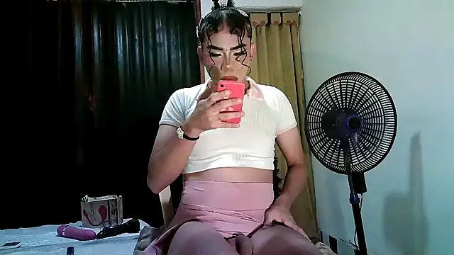 Snapshot of kimmiemm chatting on October 2025 02:18:01 PM kimmiemm online show from October 2025 02:18:01 PM