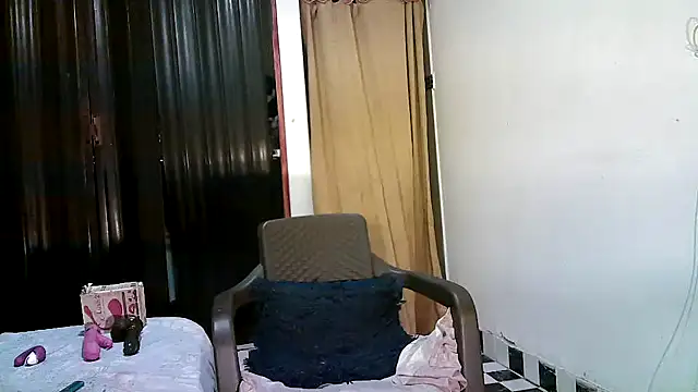 Snapshot of kimmiemm chatting on November 2025 01:52:02 AM kimmiemm online show from November 2025 01:52:02 AM