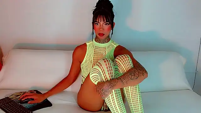 Snapshot of laura_sweett120 chatting on February 2025 10:48:01 PM laura sweett120 online show from February 2025 10:48:01 PM