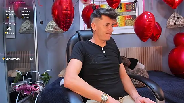 Snapshot of tossetrech chatting on February 2026 03:25:02 AM tossetrech online show from February 2026 03:25:02 AM