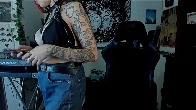 Demongirl6666 online show from February 2025 04:32:02 AM