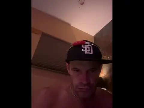 Snapshot of FrankieKentucky chatting on August 2026 04:00:01 AM FrankieKentucky online show from August 2026 04:00:01 AM