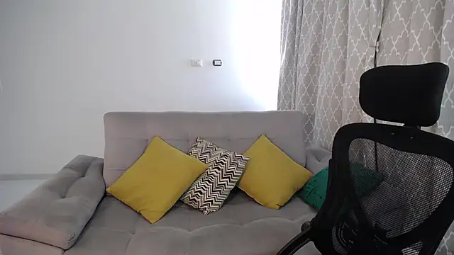 Liissa cute  online show from February 2025 03:52:01 PM