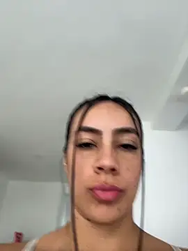 Snapshot of LauraCadwell chatting on May 2026 12:57:01 PM LauraCadwell online show from May 2026 12:57:01 PM