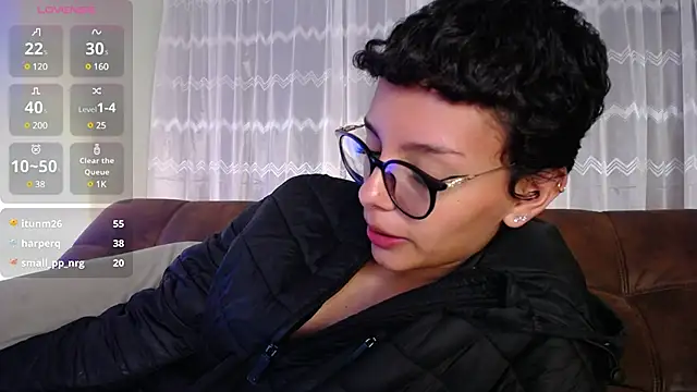 Snapshot of peyton_golden1 chatting on February 2025 10:17:02 AM peyton golden1 online show from February 2025 10:17:02 AM