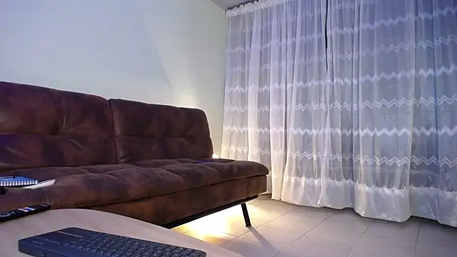 Snapshot of peyton_golden1 chatting on February 2025 03:58:02 AM peyton golden1 online show from February 2025 03:58:02 AM