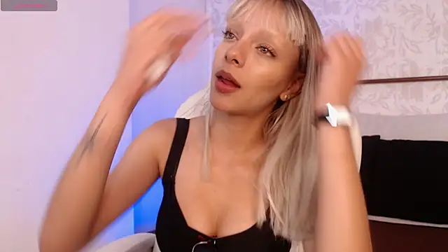 Snapshot of peyton_golden1 chatting on November 2025 03:39:02 AM peyton golden1 online show from November 2025 03:39:02 AM