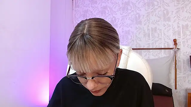 Snapshot of peyton_golden1 chatting on December 2025 03:23:01 AM peyton golden1 online show from December 2025 03:23:01 AM