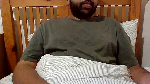 Snapshot of whoreboi98 chatting on April 2026 08:33:01 PM whoreboi98 online show from April 2026 08:33:01 PM