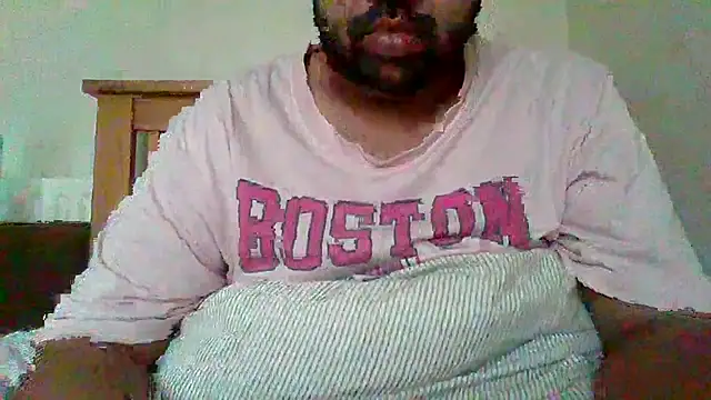 Snapshot of whoreboi98 chatting on April 2026 05:36:01 PM whoreboi98 online show from April 2026 05:36:01 PM