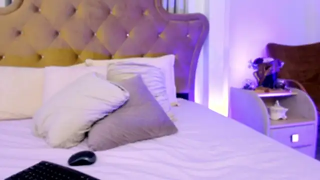 beauty luna18 online show from January 2025 06:03:01 PM