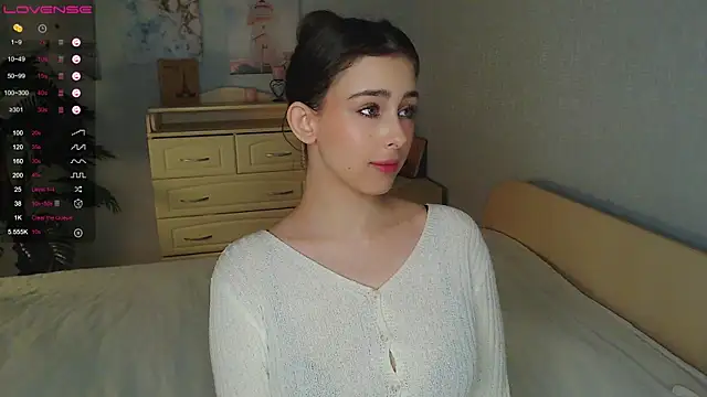 Snapshot of cosmosbaby chatting on November 2025 02:10:01 PM cosmosbaby online show from November 2025 02:10:01 PM