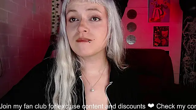 NEXT DOOR GIRL  online show from January 2025 01:10:01 AM