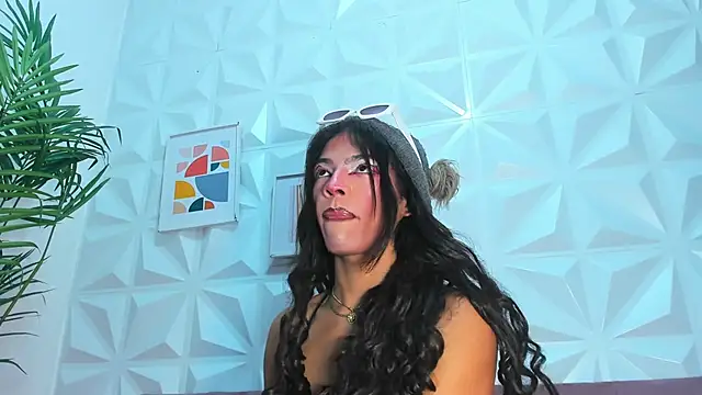 Briyit Doll online show from December 2024 06:17:02 PM