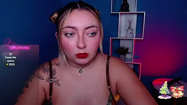 Snapshot of miaawild chatting on December 2024 08:12:02 PM miaawild online show from December 2024 08:12:02 PM