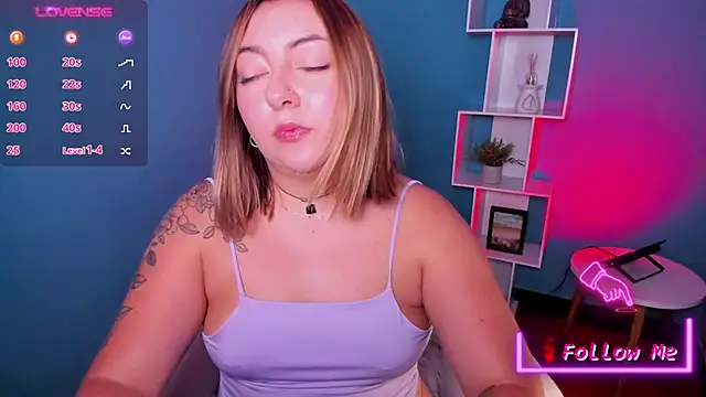 Snapshot of miaawild chatting on February 2025 11:01:02 PM miaawild online show from February 2025 11:01:02 PM