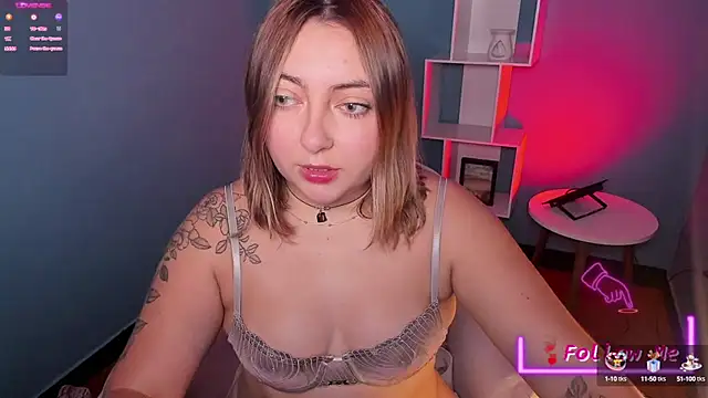 Snapshot of miaawild chatting on February 2025 08:14:02 PM miaawild online show from February 2025 08:14:02 PM