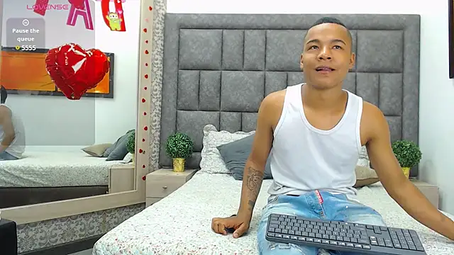 LiamsyAllison online show from February 2025 02:54:02 PM