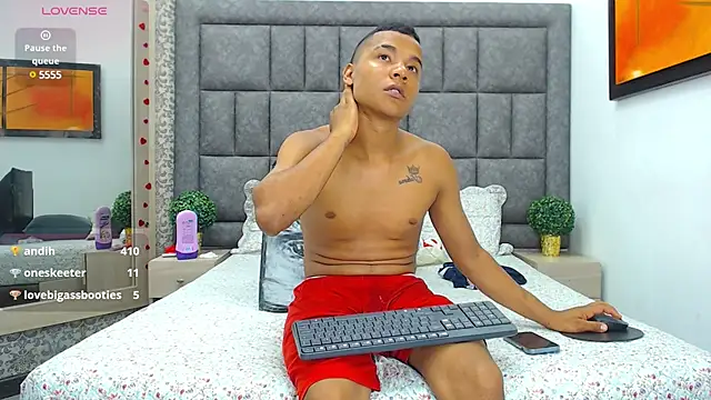 LiamsyAllison online show from March 2025 09:23:02 PM