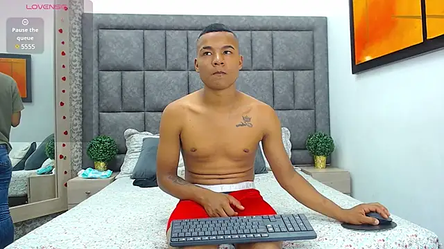 LiamsyAllison online show from March 2025 03:42:01 PM