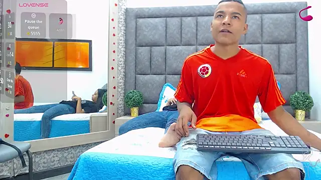 LiamsyAllison online show from September 2025 01:10:01 PM