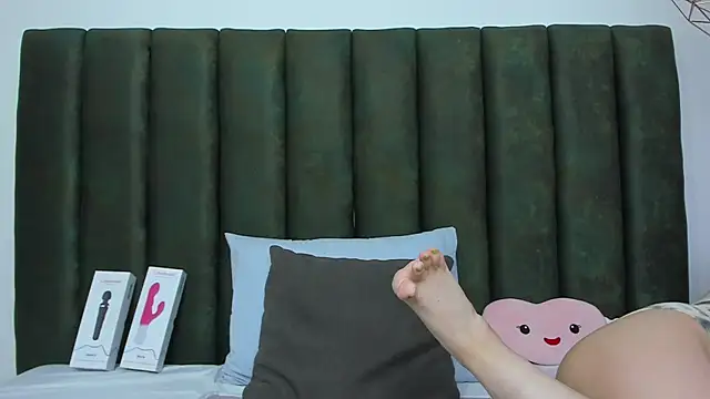 Snapshot of ThailyCherry chatting on November 2025 08:30:02 PM ThailyCherry online show from November 2025 08:30:02 PM