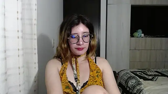 mariana124- online show from December 2024 06:46:02 PM