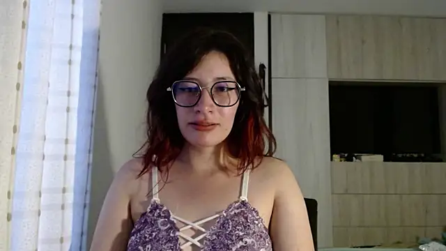 mariana124- online show from February 2025 10:51:01 PM