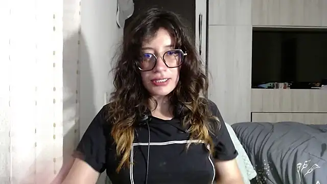 mariana124- online show from September 2025 01:40:01 AM